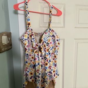 Bnwot 4x old navy swimsuit